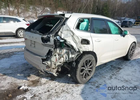 2018 Volvo Xc60 T6 Momentum z USA, uszkodzony, nr VIN LYVA22RK6JB069102